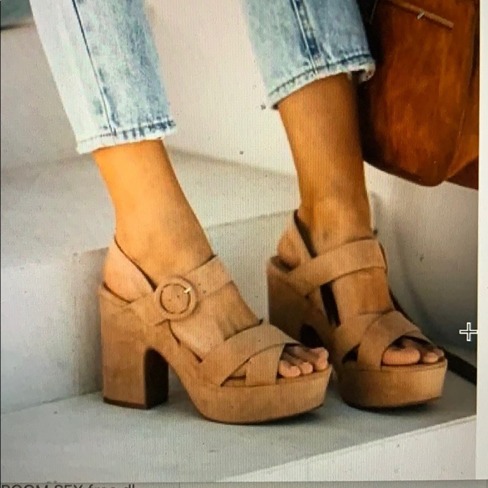 Level Up Faux Suede Platform Heel Sz 7 NWT